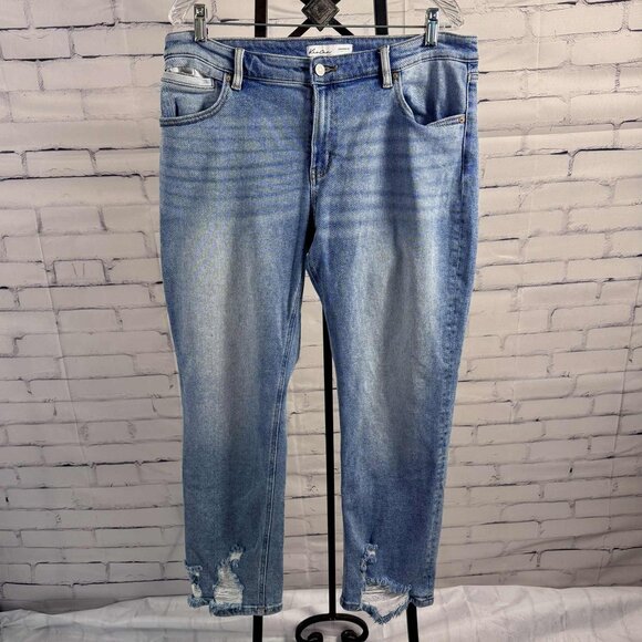 KanCan Boyfriend Mid Rise Ripped Ankle Jean - Size 30 - Picture 1 of 9